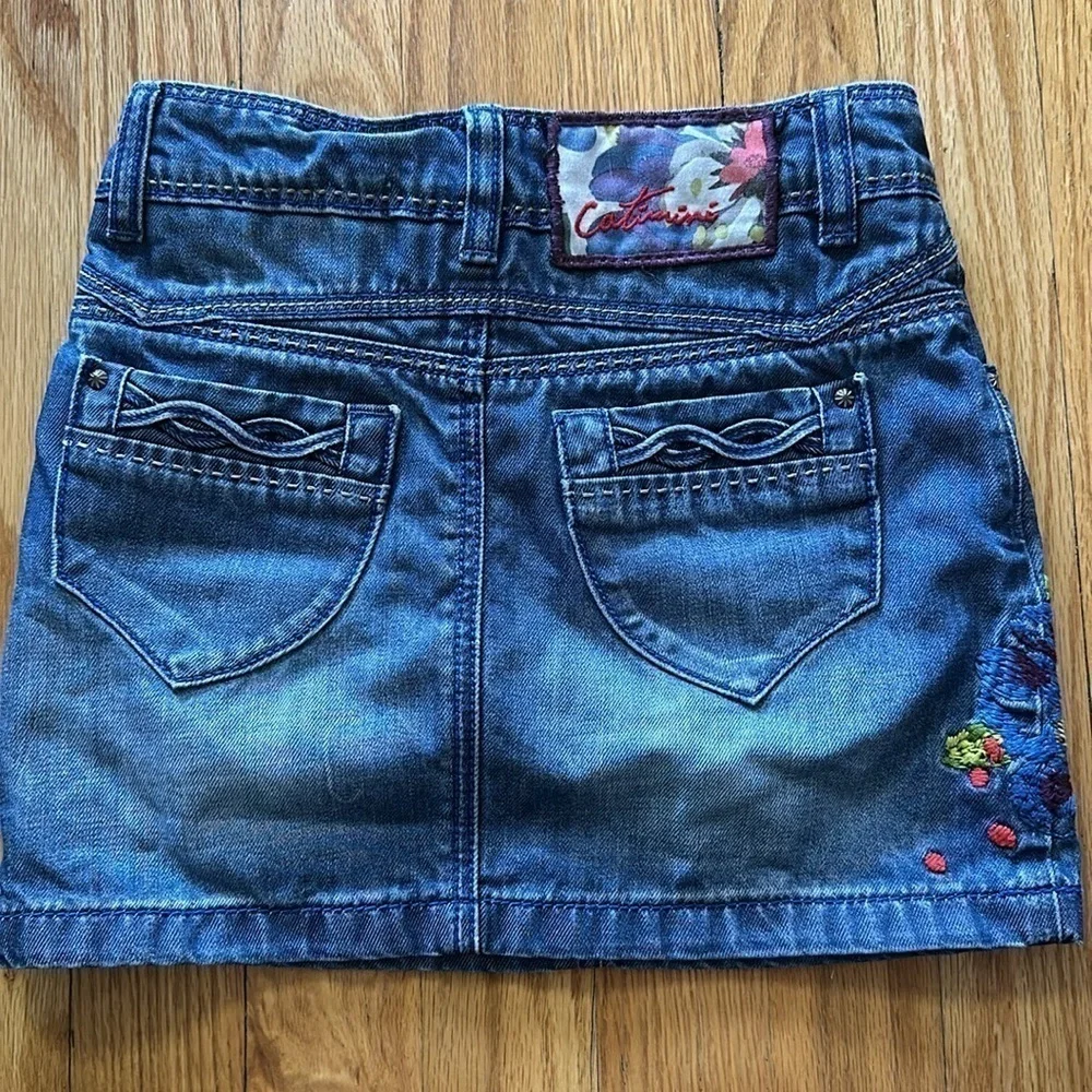 Catimini sz 7 Jean skirt pockets with embroidery great pre owned condition